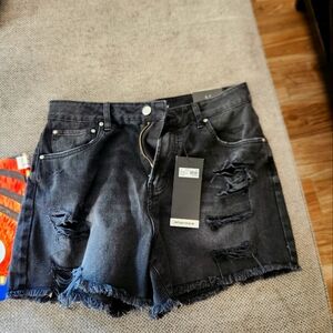 Black Boyfriend Shorts - size 7